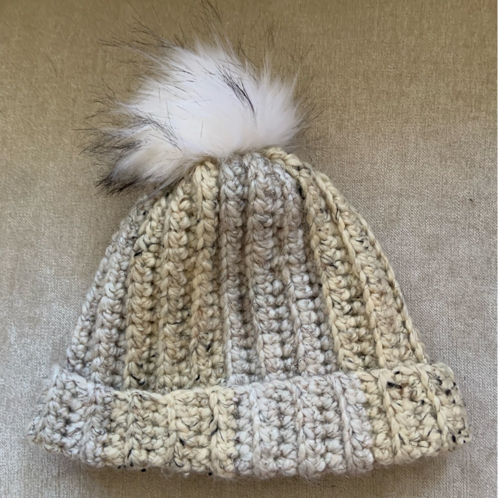 Cozy Cream Knit Pom-Pom Hat
